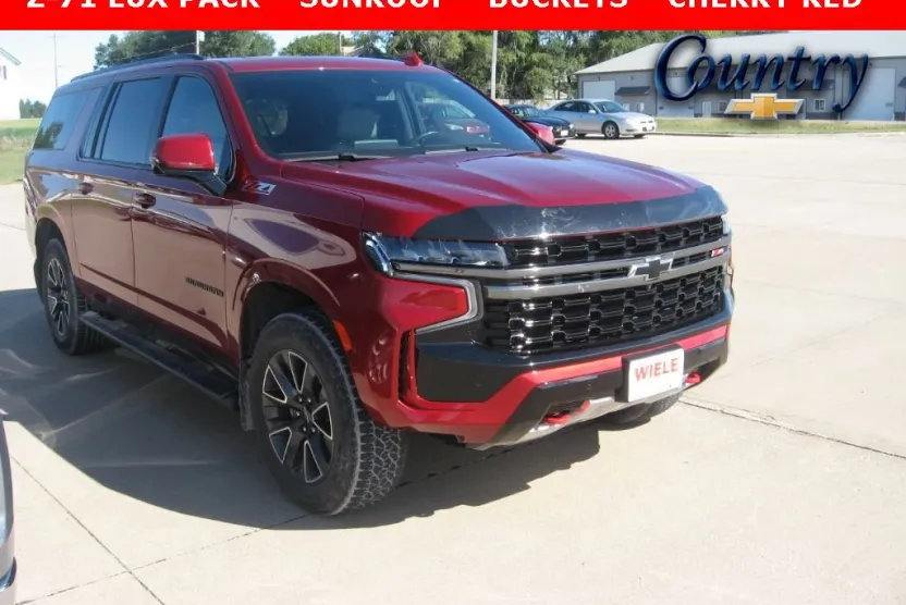 2022 Chevrolet Suburban Z71 photo 1
