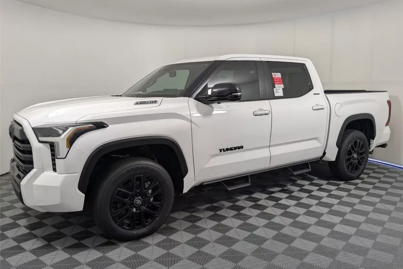 2025 Toyota Tundra Limited CrewMax photo 1