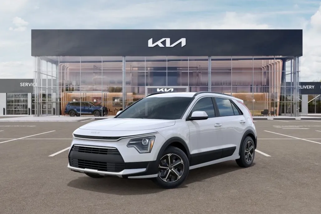 2024 Kia Niro LX photo 1