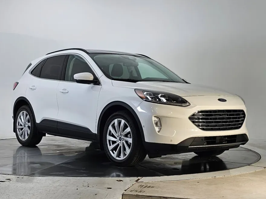 2022 Ford Escape Titanium photo 1