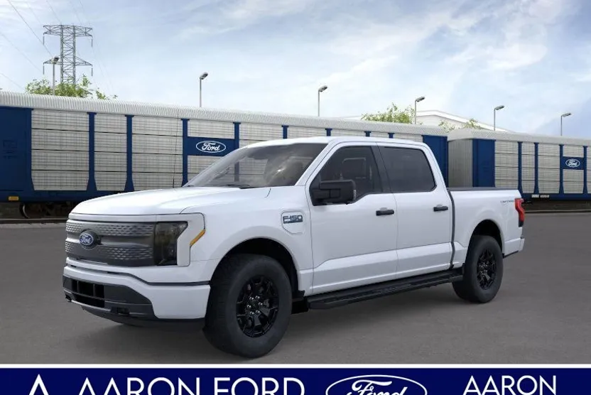 2025 Ford F-150 Lightning XLT photo 1
