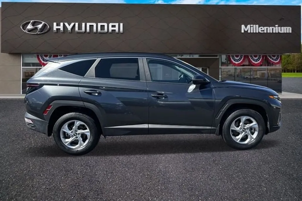 2022 Hyundai Tucson SEL photo 1