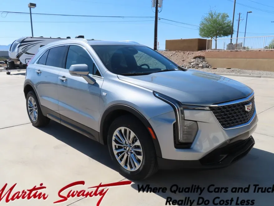 2024 Cadillac XT4 Premium Luxury photo 1