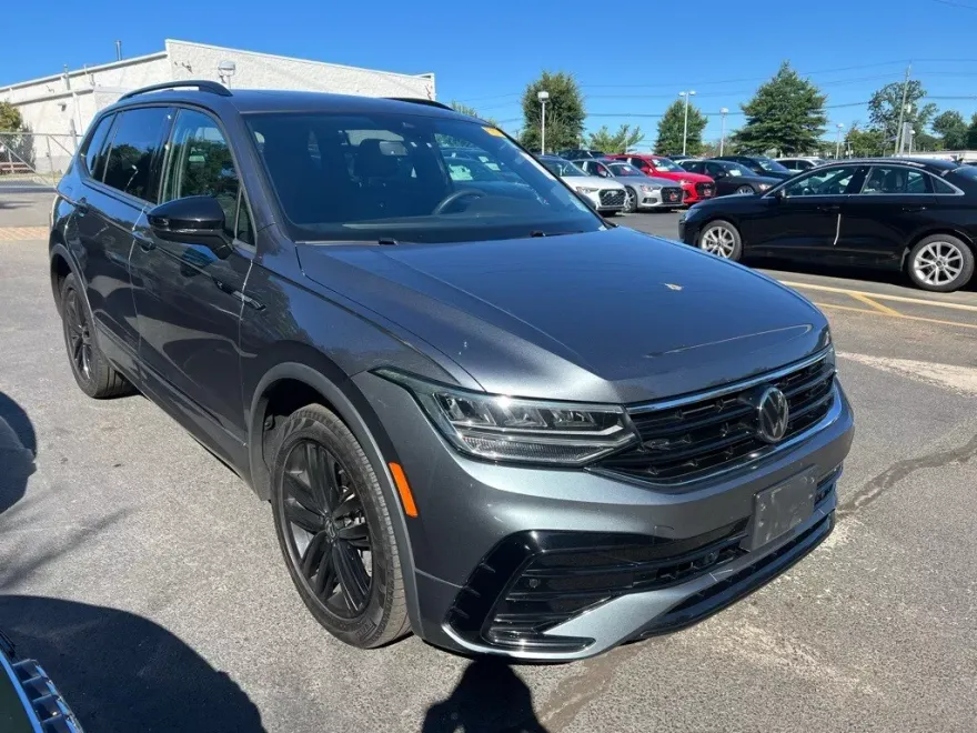 2022 Volkswagen Tiguan SE R-Line Black photo 1