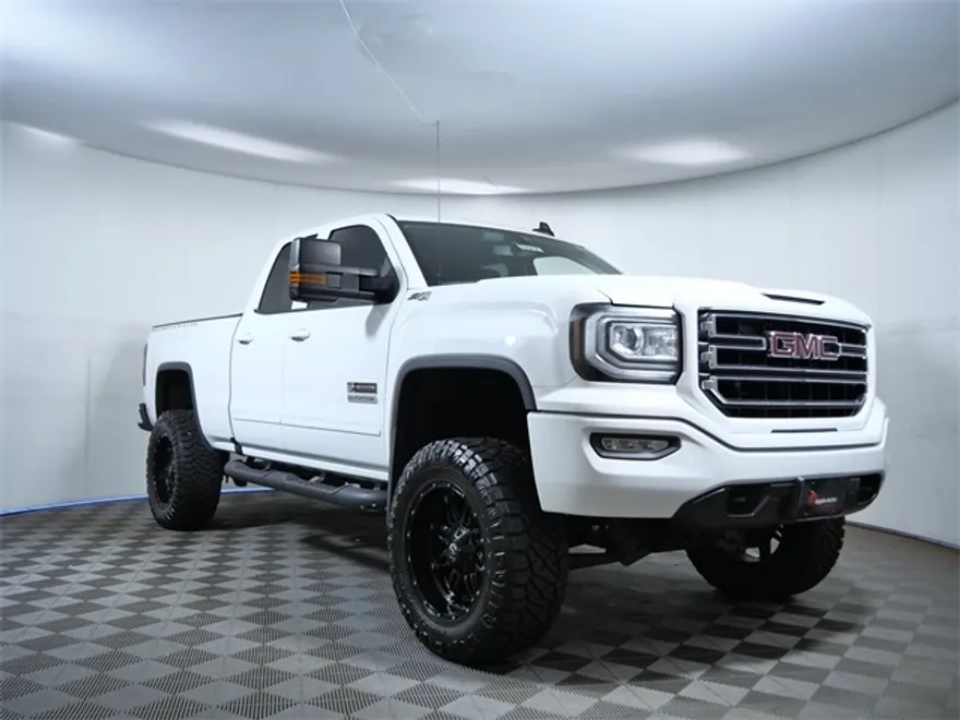 2017 Gmc Sierra 1500 SLE photo 1