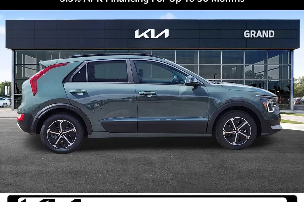 2025 Kia Niro EX photo 1