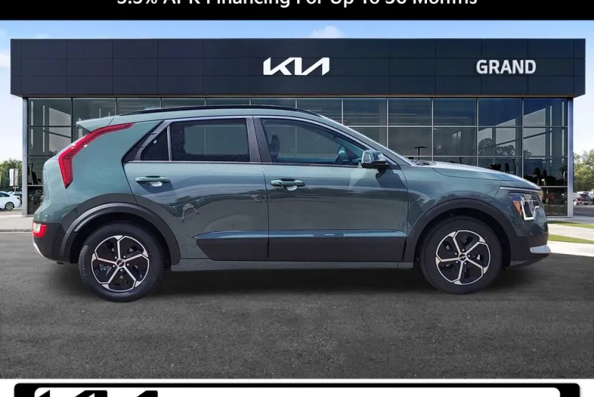 2025 Kia Niro EX photo 1