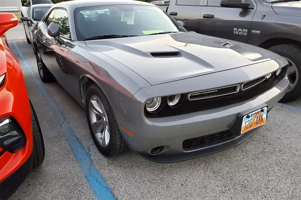 2023 Dodge Challenger SXT photo 1