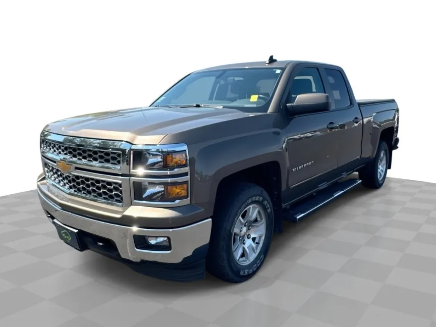 2015 Chevrolet Silverado 1500 LT photo 1
