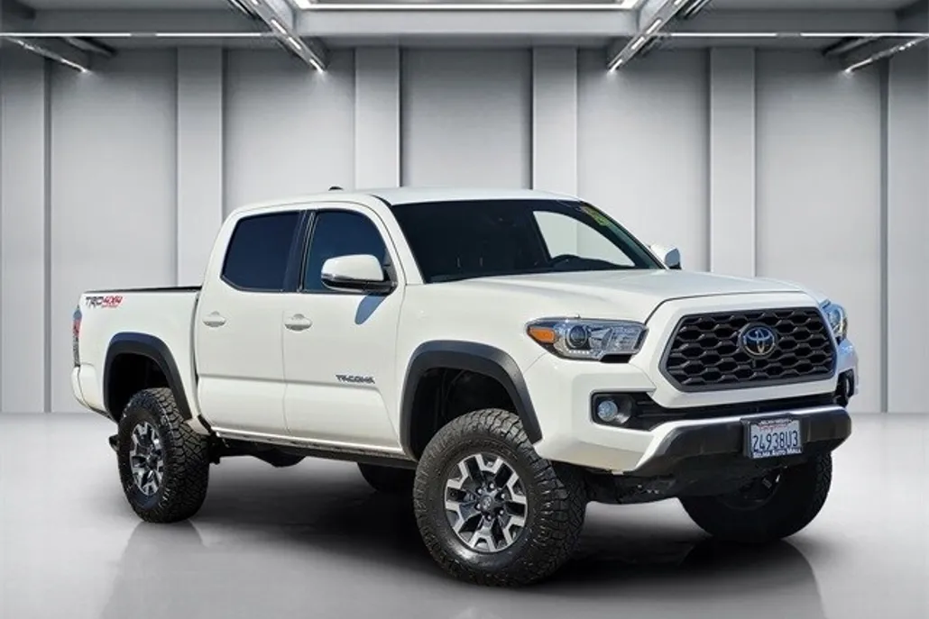 2023 Toyota Tacoma TRD V6 photo 1