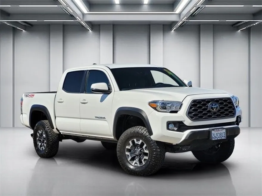2023 Toyota Tacoma TRD V6 photo 1