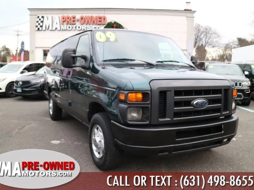 2009 Ford E-250 photo 1