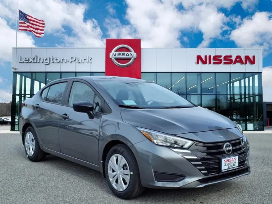 2025 Nissan Versa 1.6 S photo 1