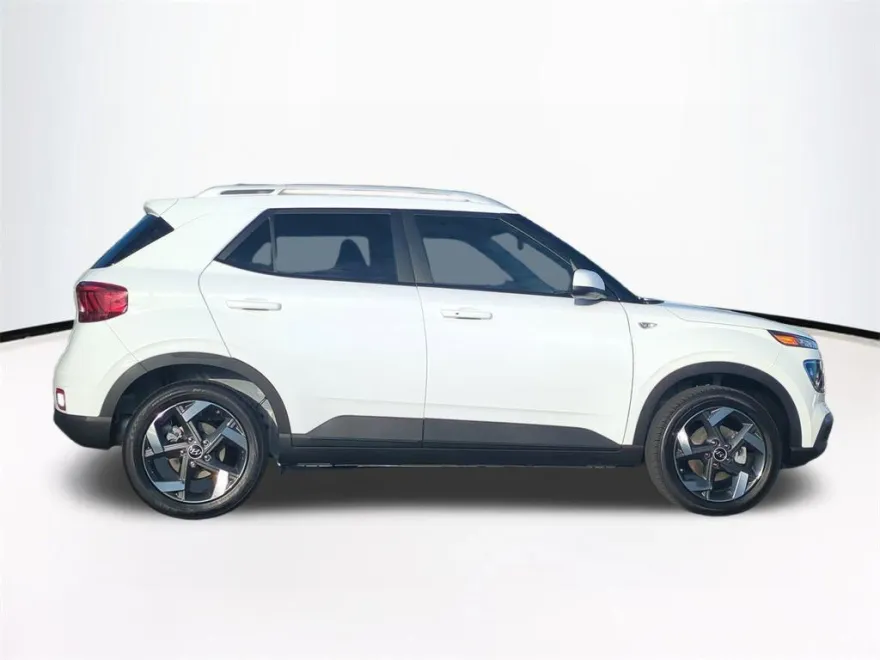 2026 Hyundai Venue SEL photo 1