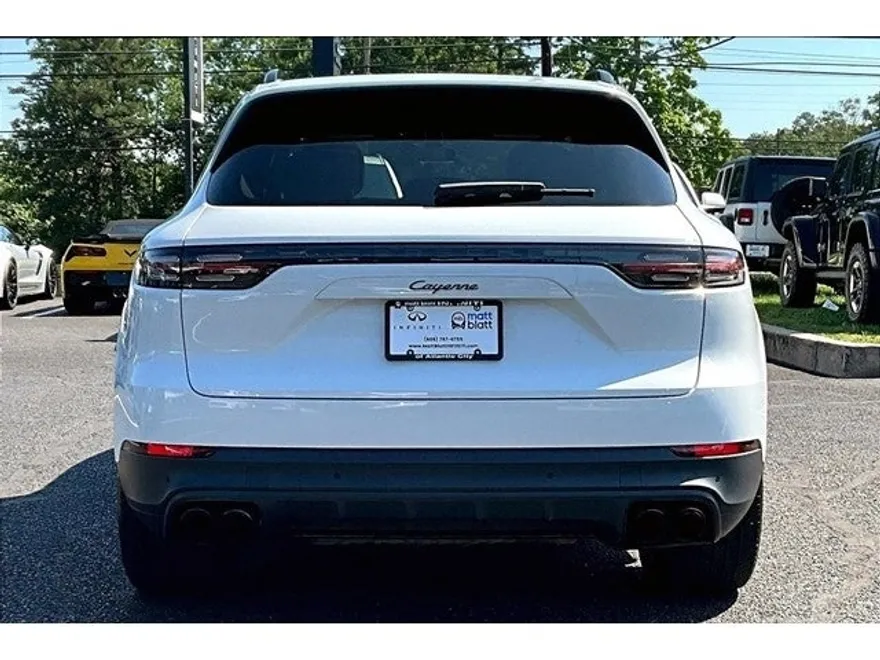 2023 Porsche Cayenne Platinum Edition photo 34