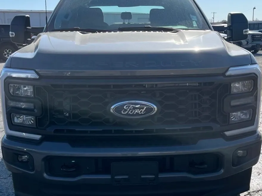 2025 Ford F-350 XL photo 1