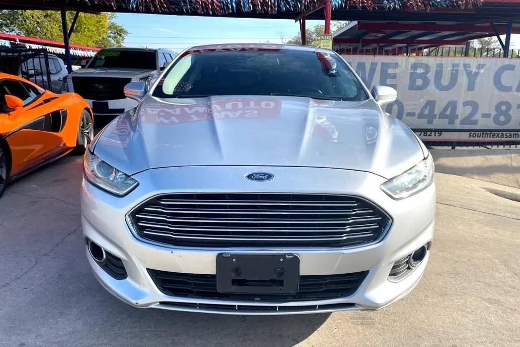 2013 Ford Fusion SE photo 1
