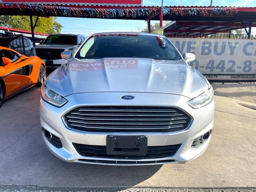2013 Ford Fusion SE photo 1