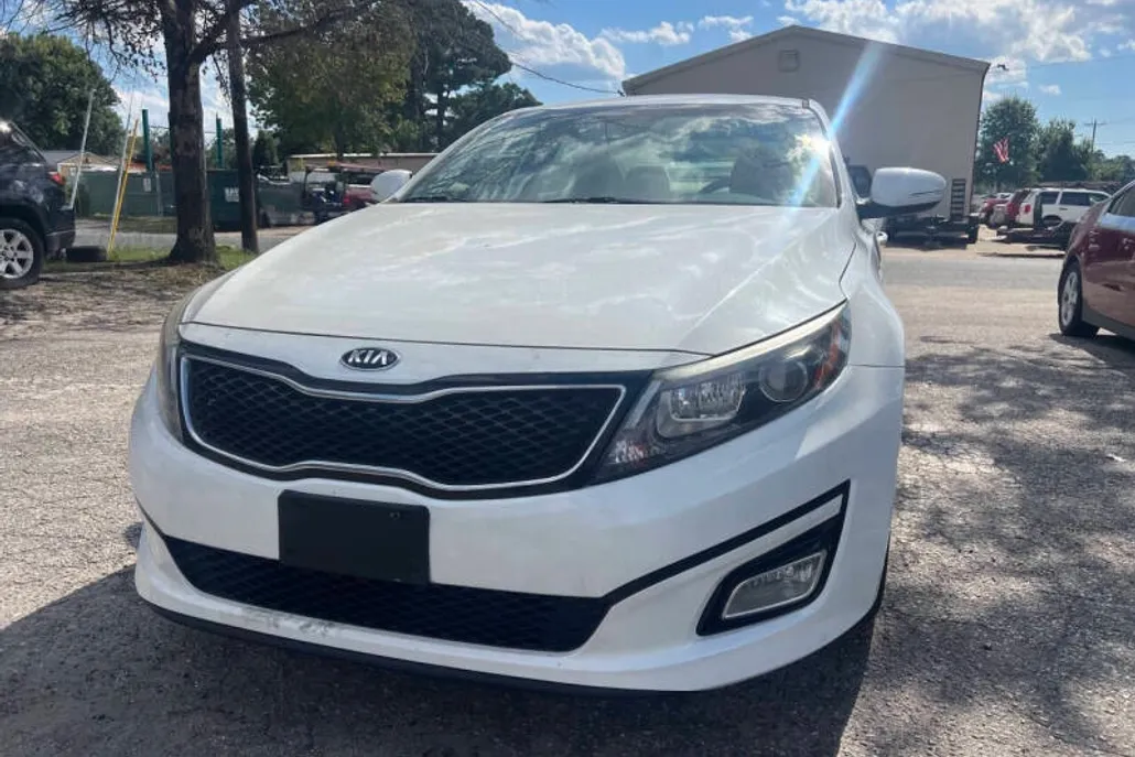 2015 Kia Optima LX photo 1