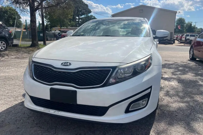 2015 Kia Optima LX photo 1