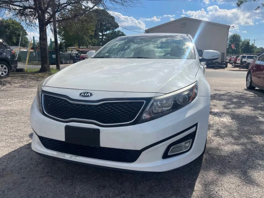 2015 Kia Optima LX photo 1