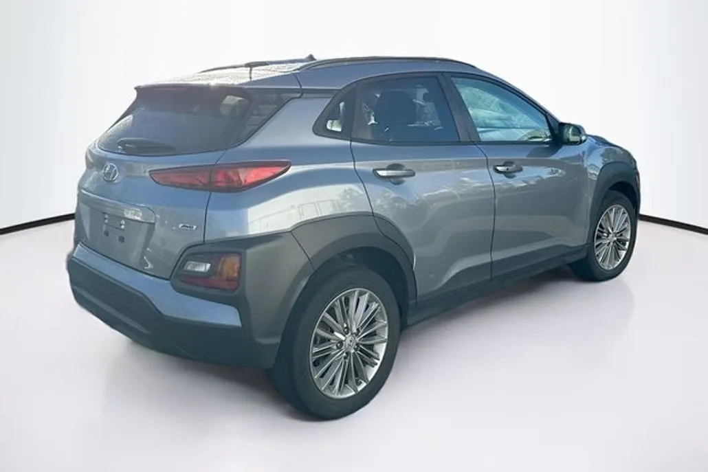 2021 Hyundai Kona SEL photo 1