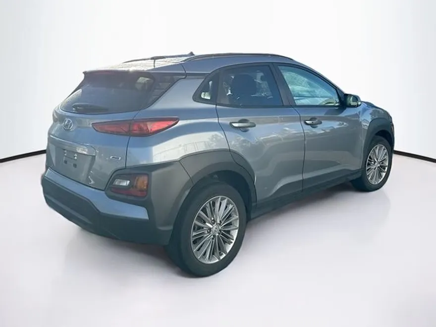 2021 Hyundai Kona SEL photo 1