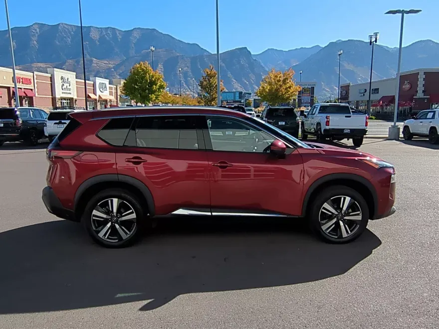 2023 Nissan Rogue SL photo 1