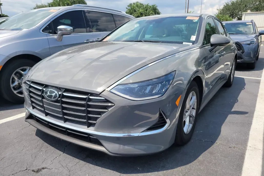2023 Hyundai Sonata SE photo 1
