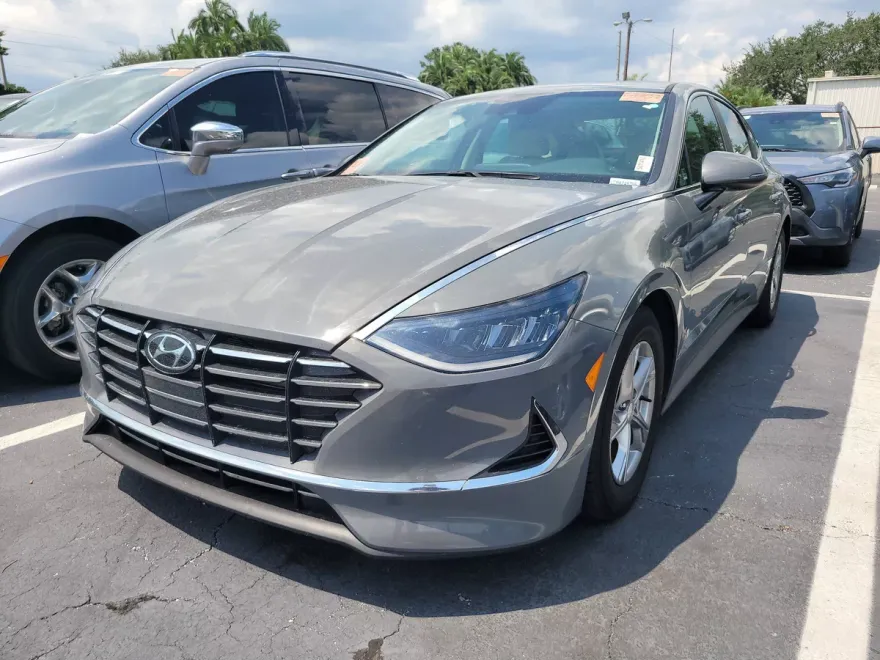 2023 Hyundai Sonata SE photo 1