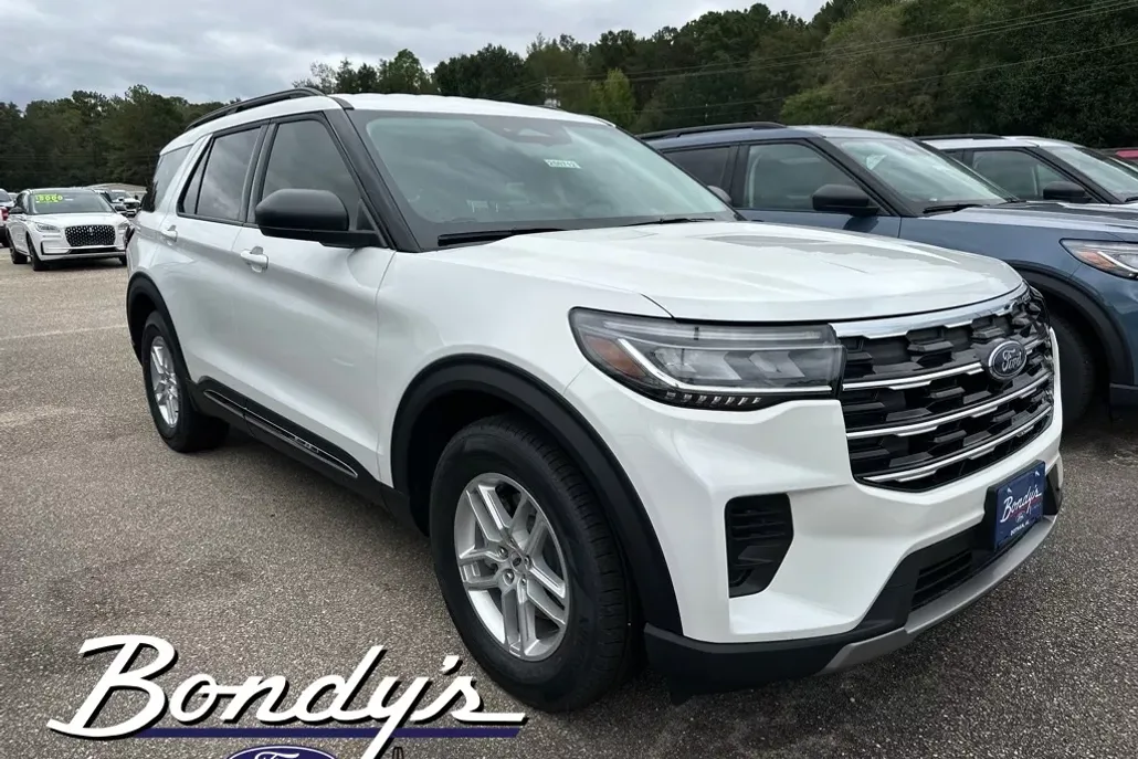 2025 Ford Explorer photo 1