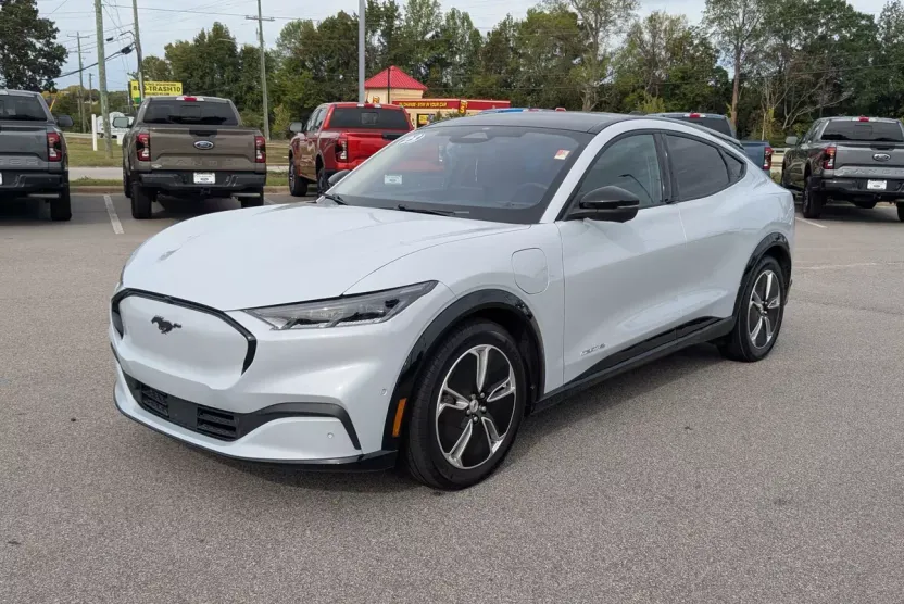 2023 Ford Mustang Mach-E Premium photo 1