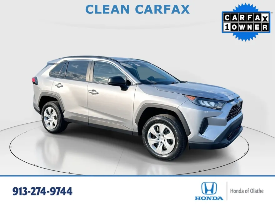 2021 Toyota RAV4 LE photo 1