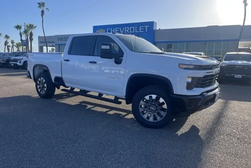 2025 Chevrolet Silverado 2500HD Custom photo 1
