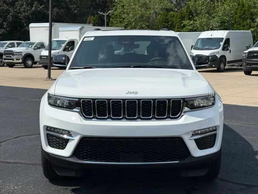 2025 Jeep Grand Cherokee Limited photo 1