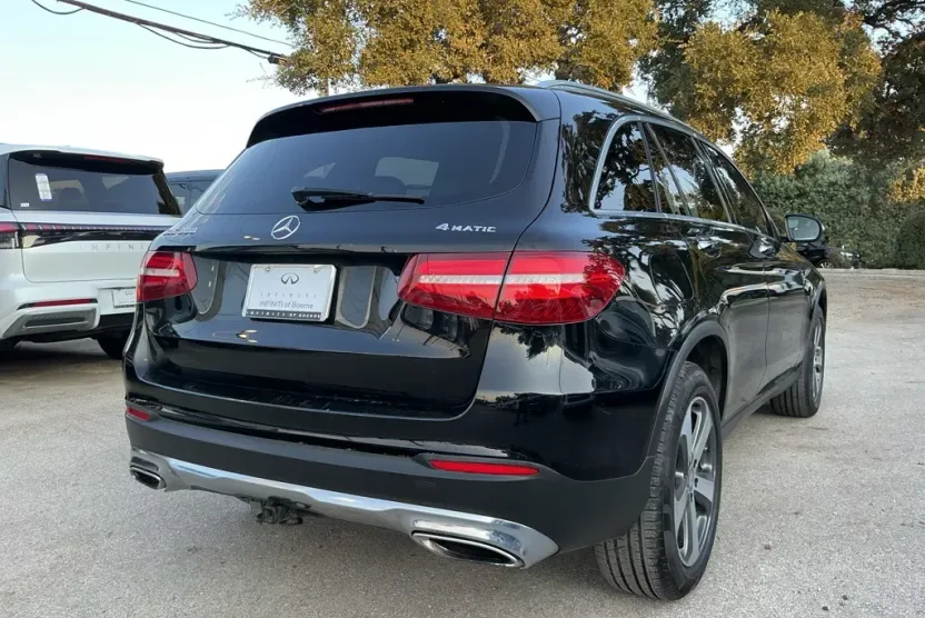 2016 Mercedes Benz GLC 300 4MATIC photo 1