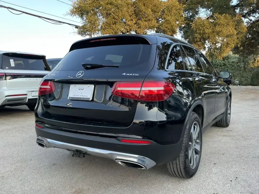 2016 Mercedes Benz GLC 300 4MATIC photo 1