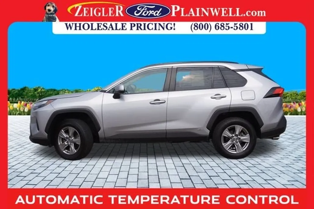 2023 Toyota RAV4 Hybrid XLE photo 1