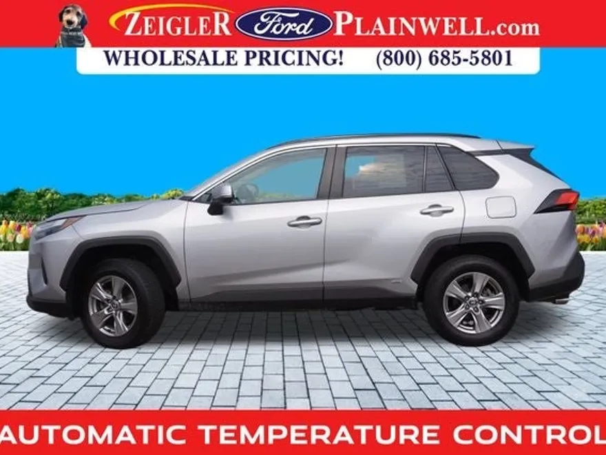 2023 Toyota RAV4 Hybrid XLE photo 1