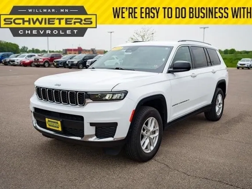 2023 Jeep Grand Cherokee Laredo photo 1