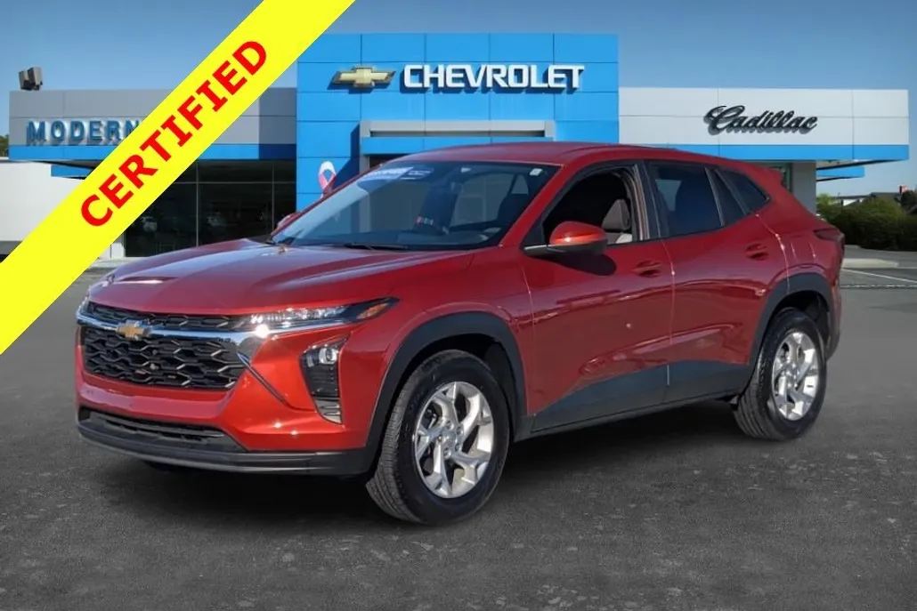 2024 Chevrolet Trax LS photo 1