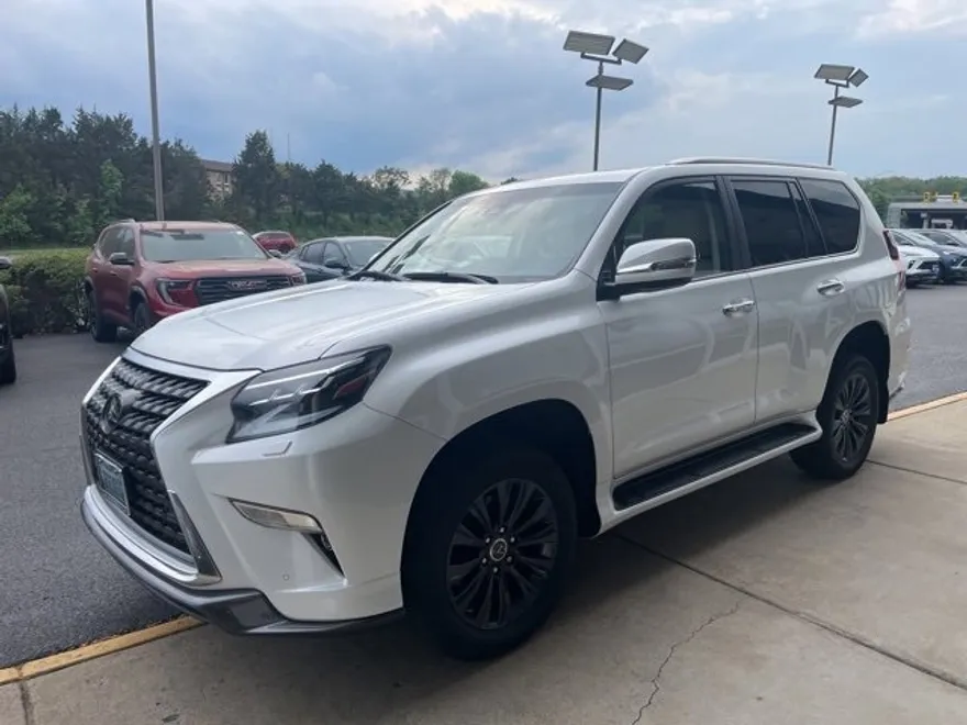 2022 Lexus GX 460 Luxury photo 1