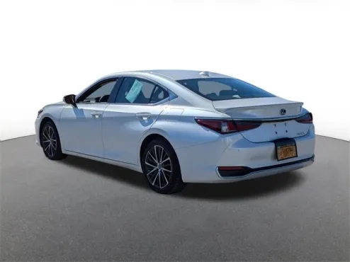 2023 Lexus ES 300h photo 4