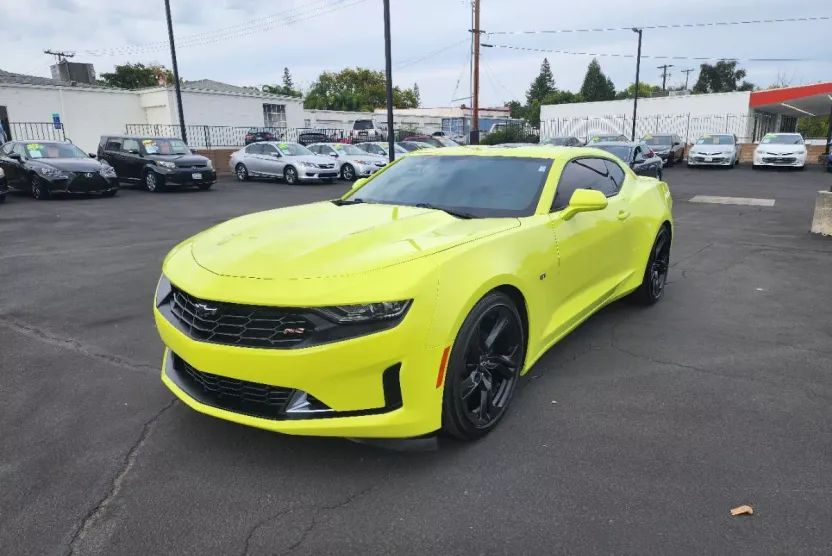2020 Chevrolet Camaro 1LT photo 1