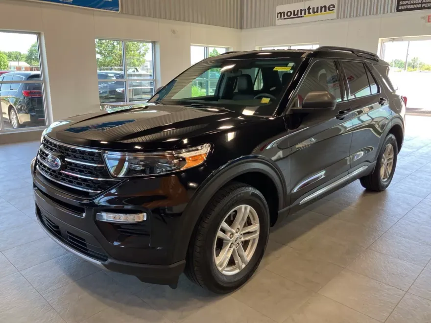 2022 Ford Explorer XLT photo 1