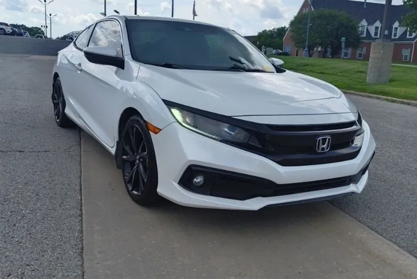 2019 Honda Civic Sport photo 1