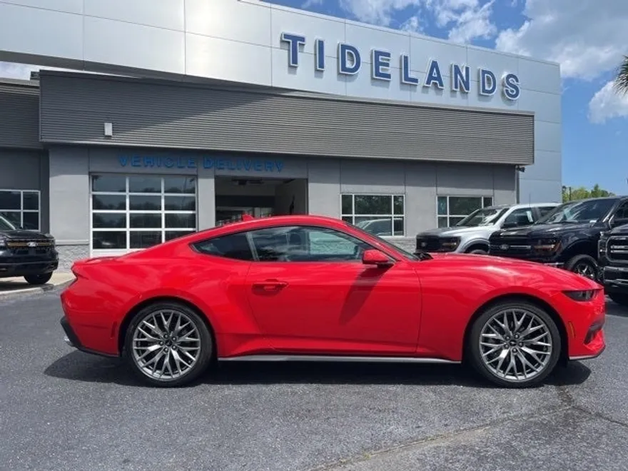 2025 Ford Mustang EcoBoost Premium photo 1