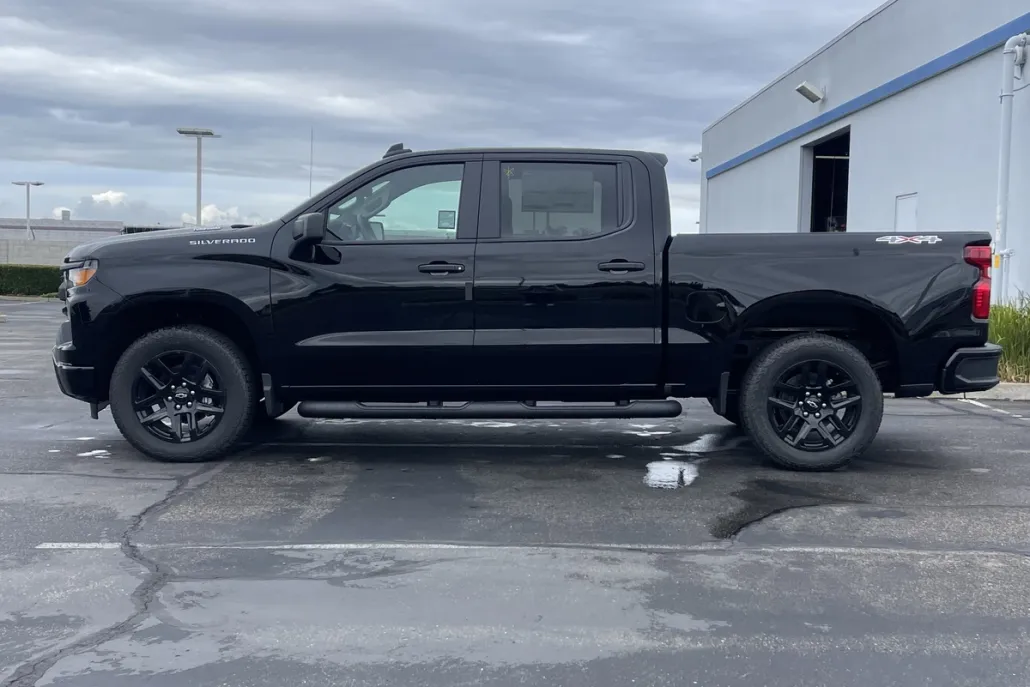 2025 Chevrolet Silverado Custom photo 1