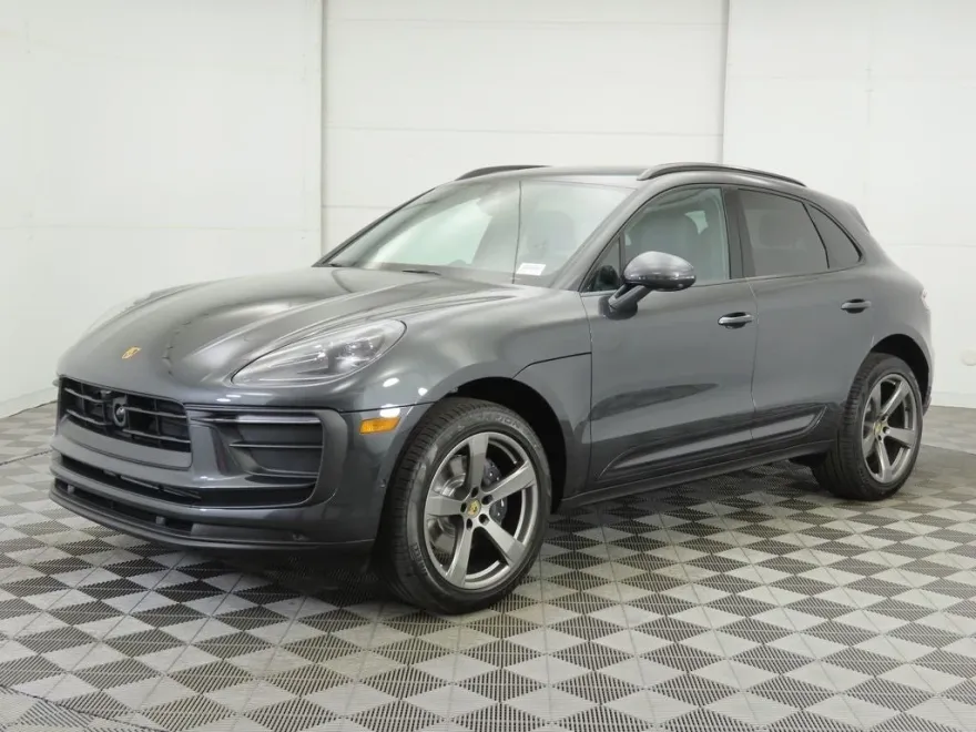 2025 Porsche Macan Base photo 1