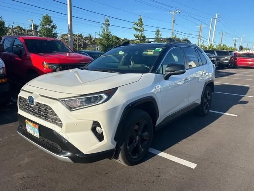 2020 Toyota RAV4 Hybrid XSE photo 1